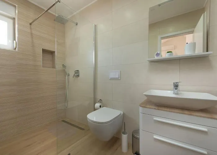 Lux **** Villa Benkovac